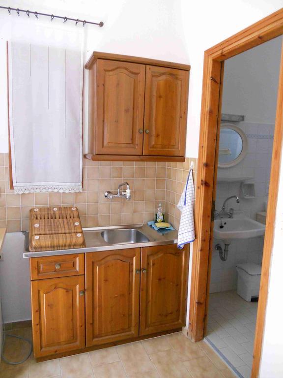 Casper'S Studios Piso Livadi Cameră foto